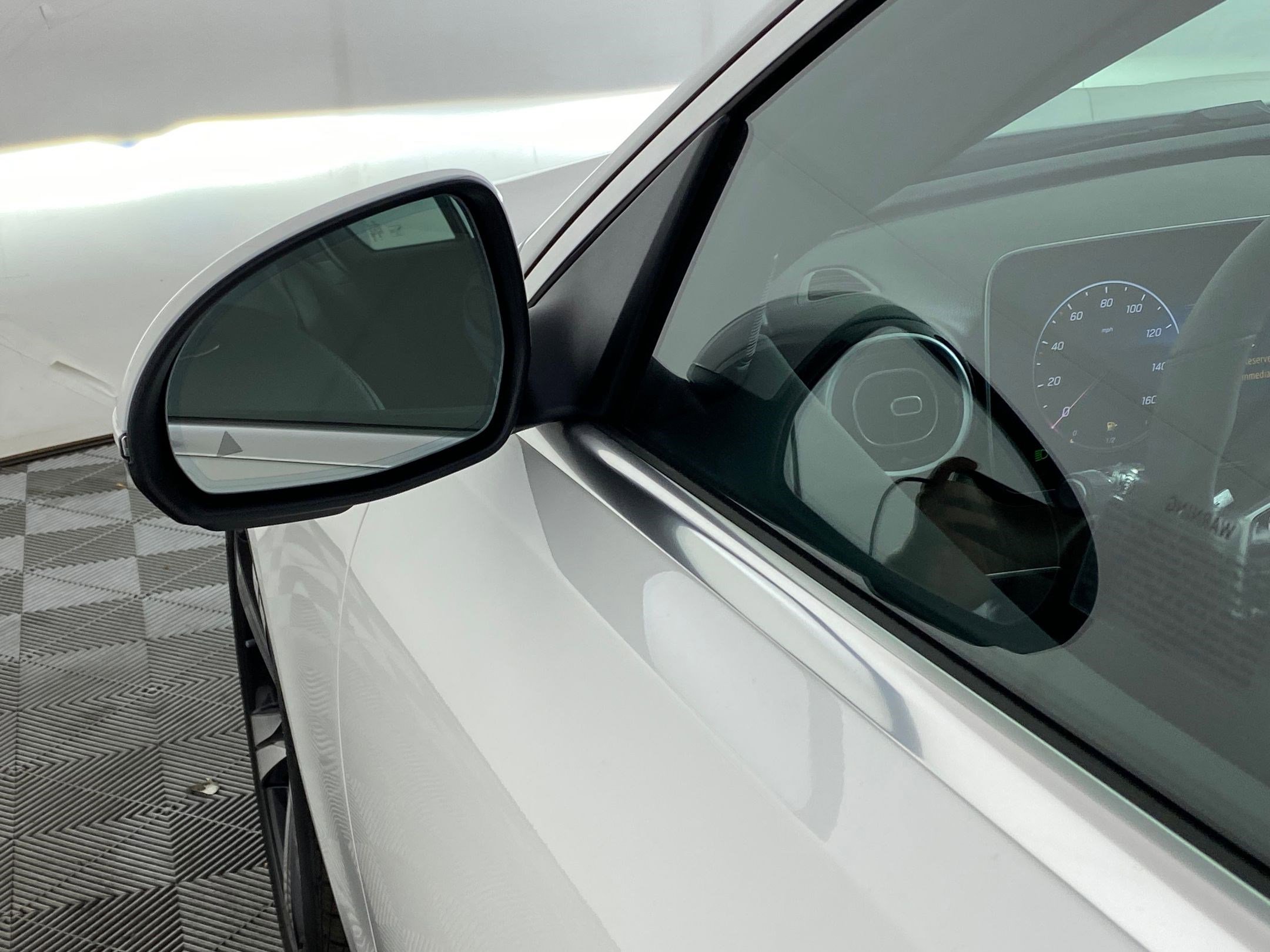 Used 2025 Mercedes-Benz C 300 4MATIC Sedan image 23