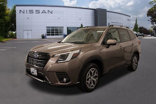 Used 2022 Subaru Forester Premium AWD/4WD image 5