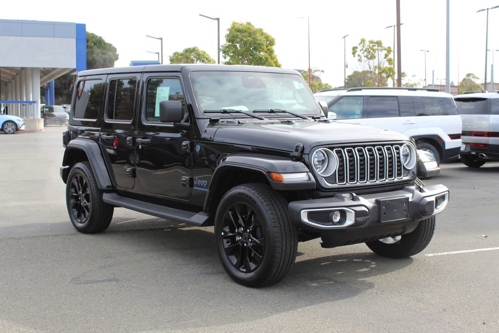 Used 2025 Jeep Wrangler Unlimited Sahara image 5