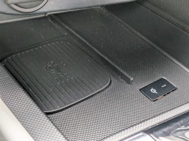 Used 2025 Hyundai Elantra Limited FWD image 24