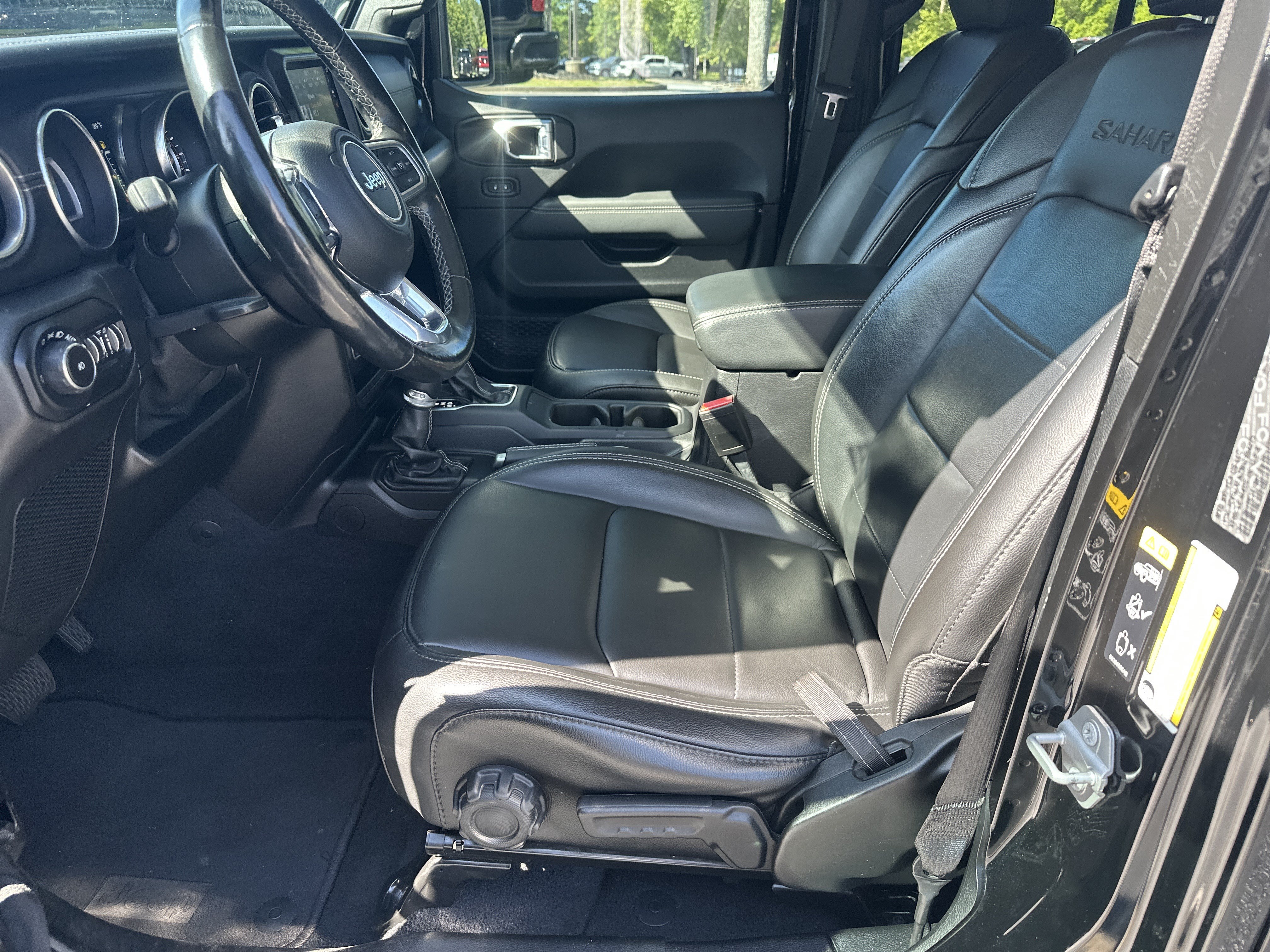 Used 2021 Jeep Wrangler Unlimited Sahara AWD/4WD image 9