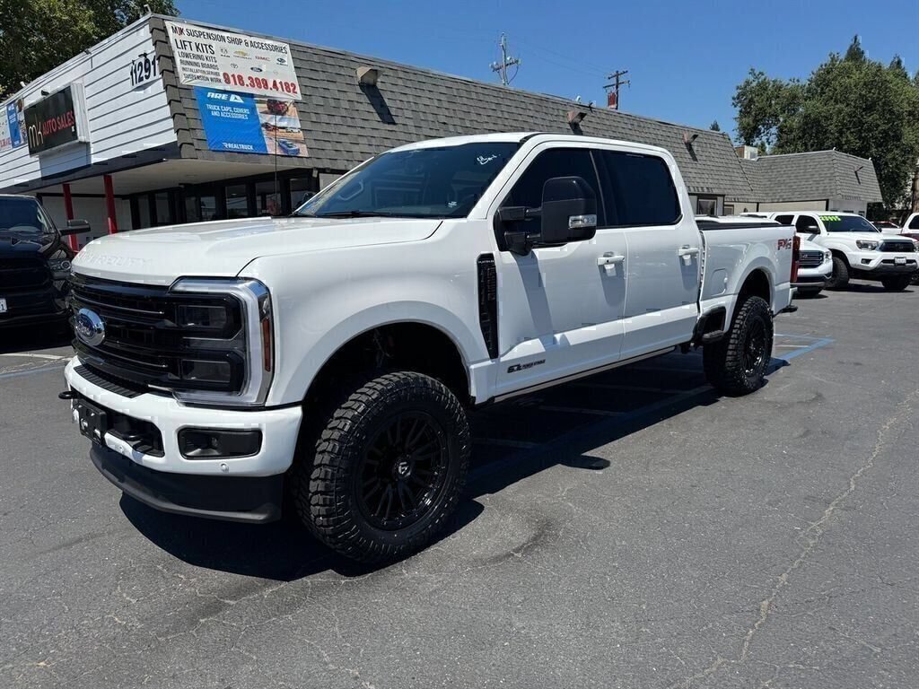 Used 2026 Ford F250 Platinum w/ FX4 Off-Road Package AWD/4WD image 1