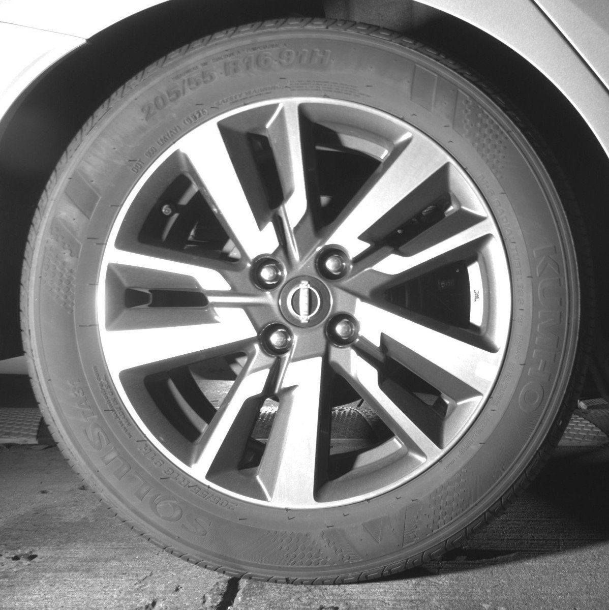 Used 2025 Nissan Versa SV image 15