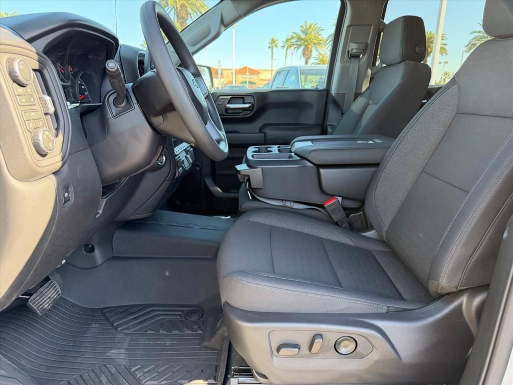 New 2026 Chevrolet Silverado 1500 Custom Trail Boss w/ LPO, Dark Essentials Package image 5