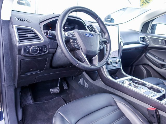 Used 2024 Ford Edge SEL w/ Convenience Package image 3