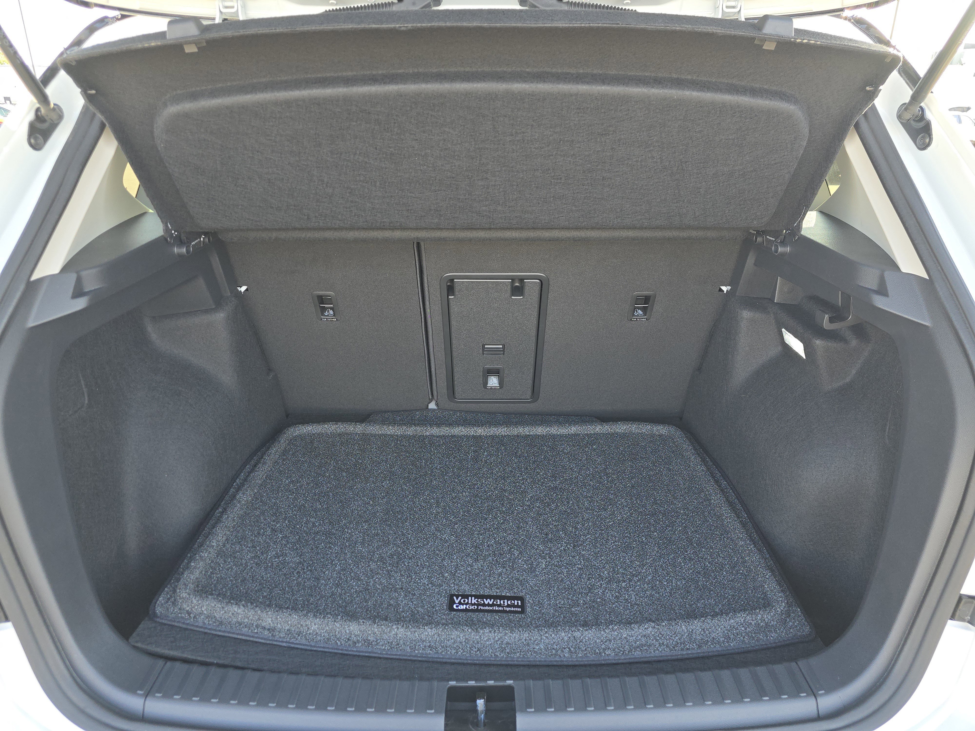 New 2025 Volkswagen Taos SE image 17