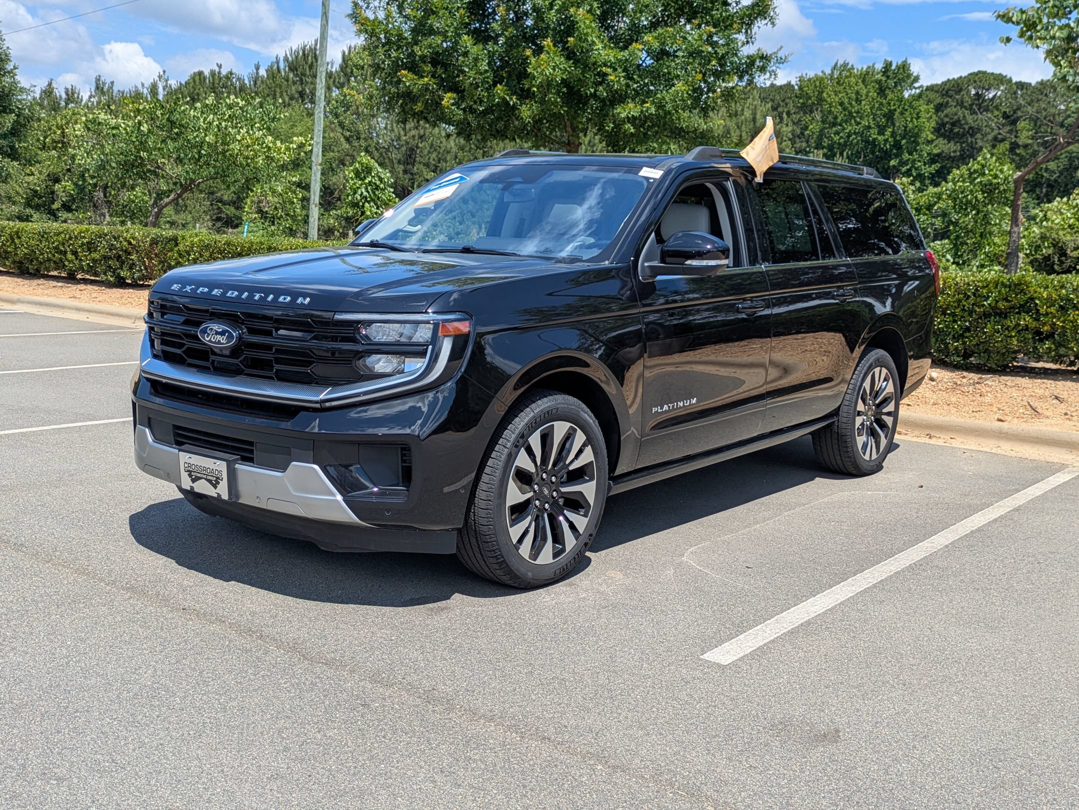 Certified 2025 Ford Expedition Max Platinum w/ Driver's Package AWD/4WD image 8