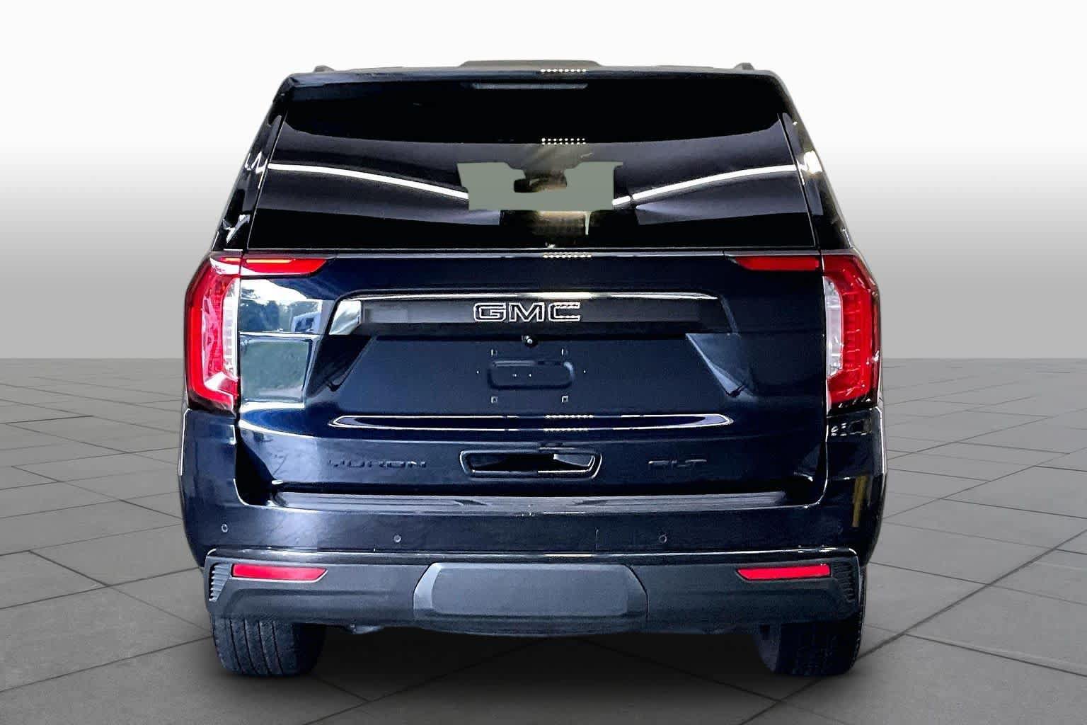 Used 2024 GMC Yukon XL SLT w/ SLT Premium Package AWD/4WD image 5