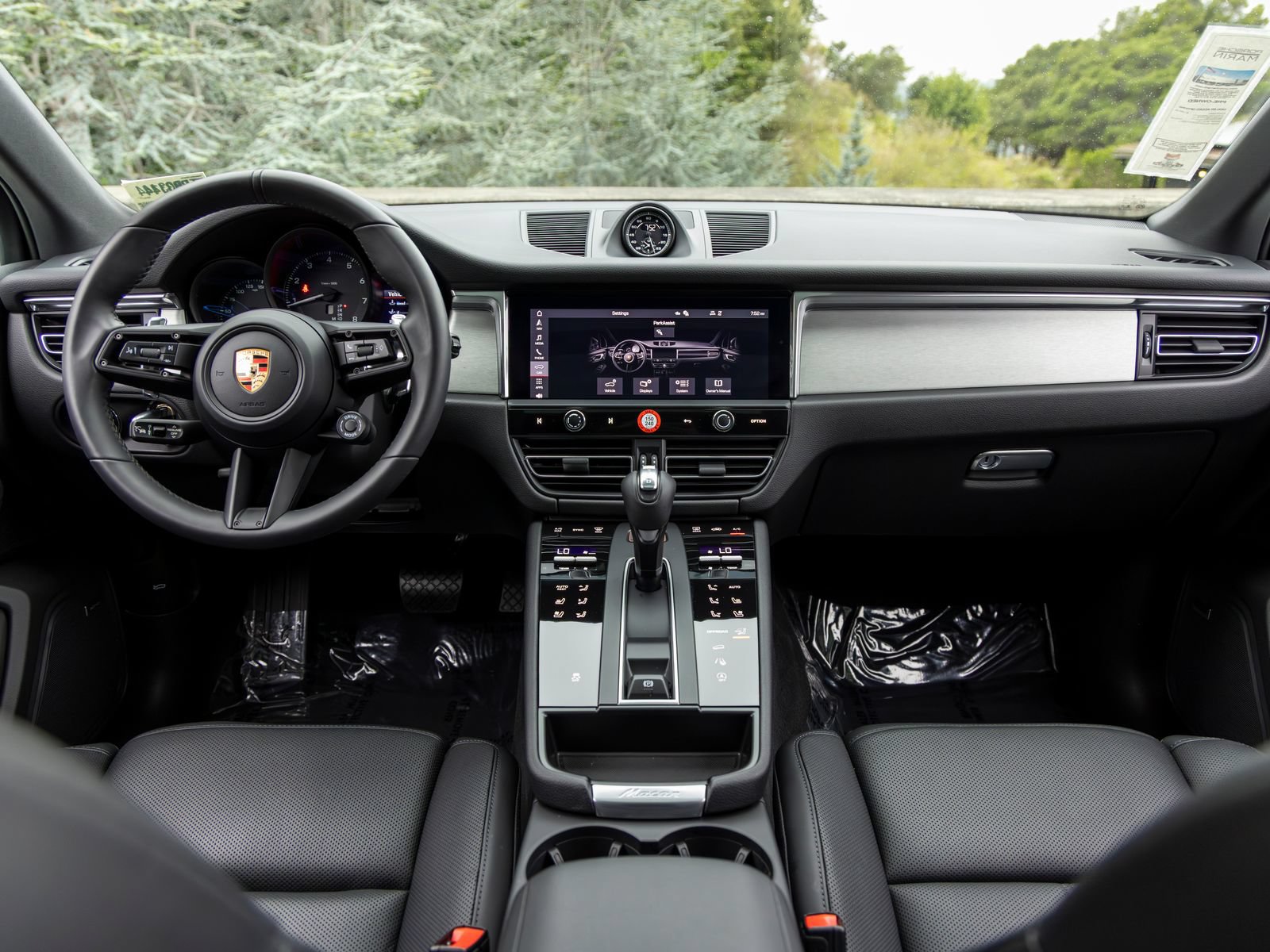 Certified 2026 Porsche Macan AWD/4WD image 42