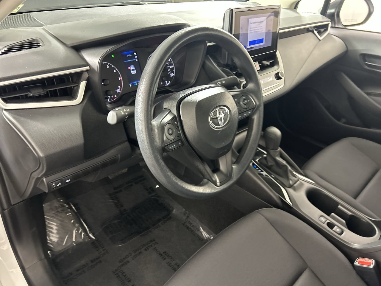 Used 2025 Toyota Corolla LE FWD image 12
