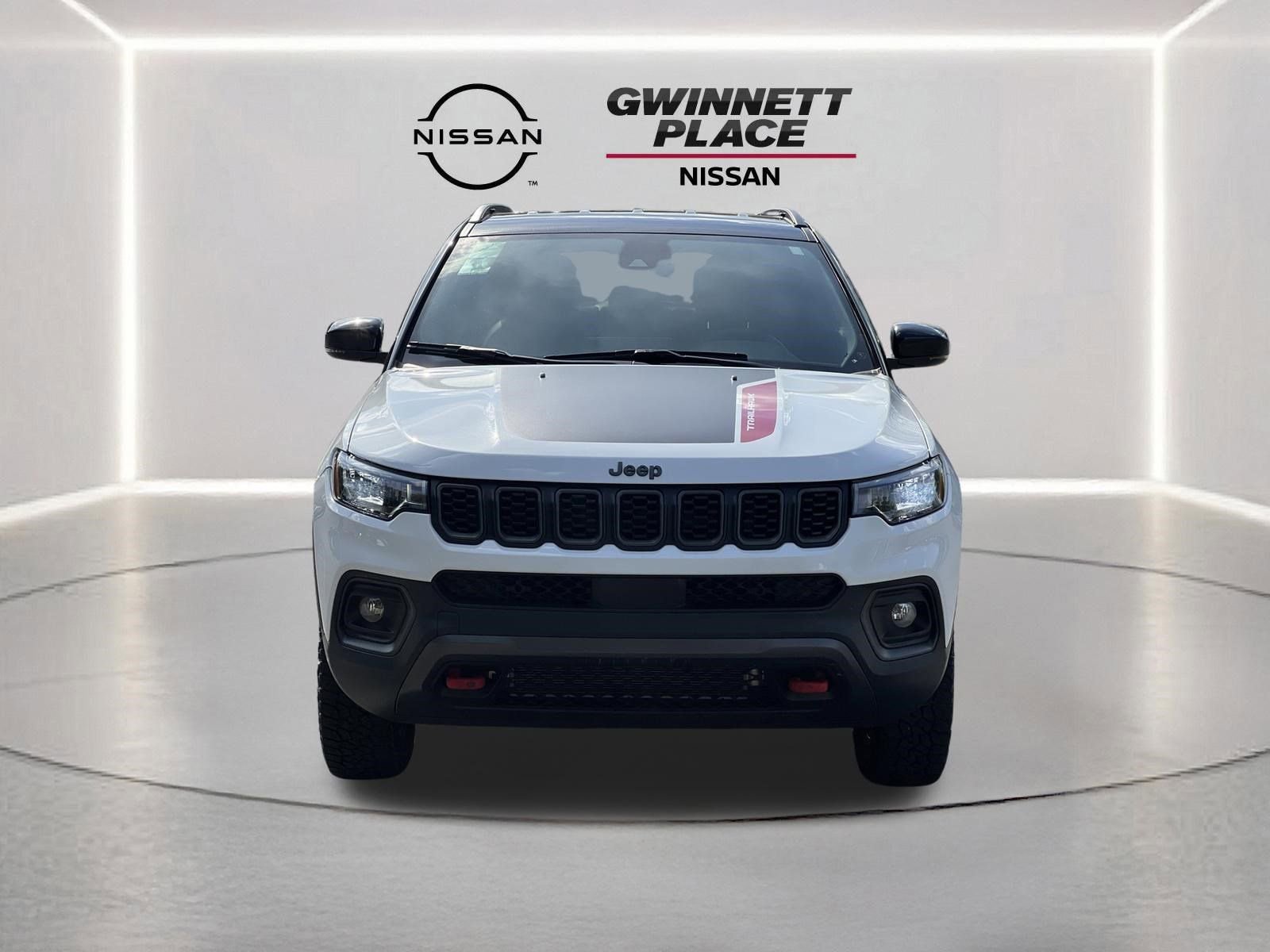 Used 2025 Jeep Compass Trailhawk image 25