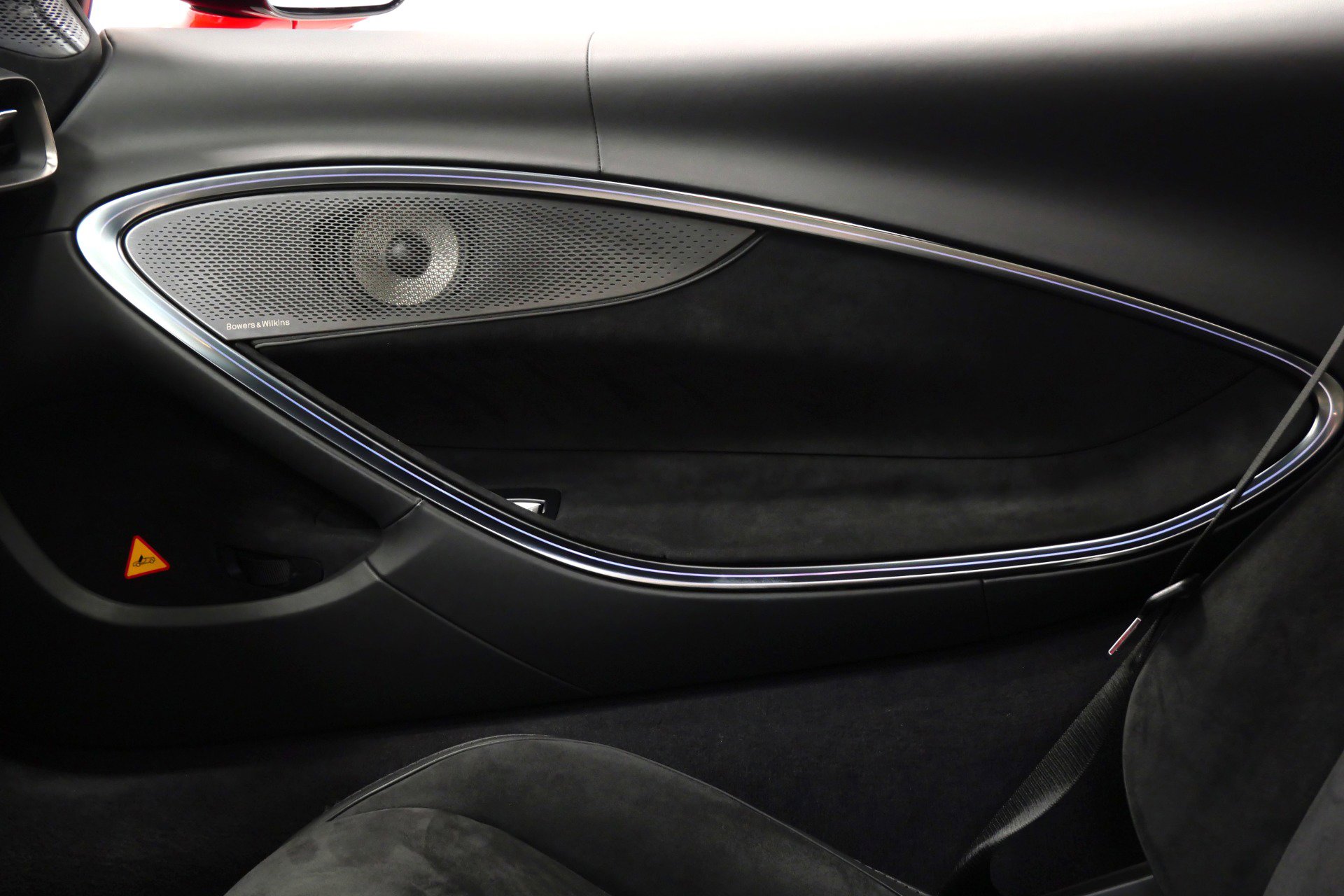 Used 2024 McLaren Artura image 35