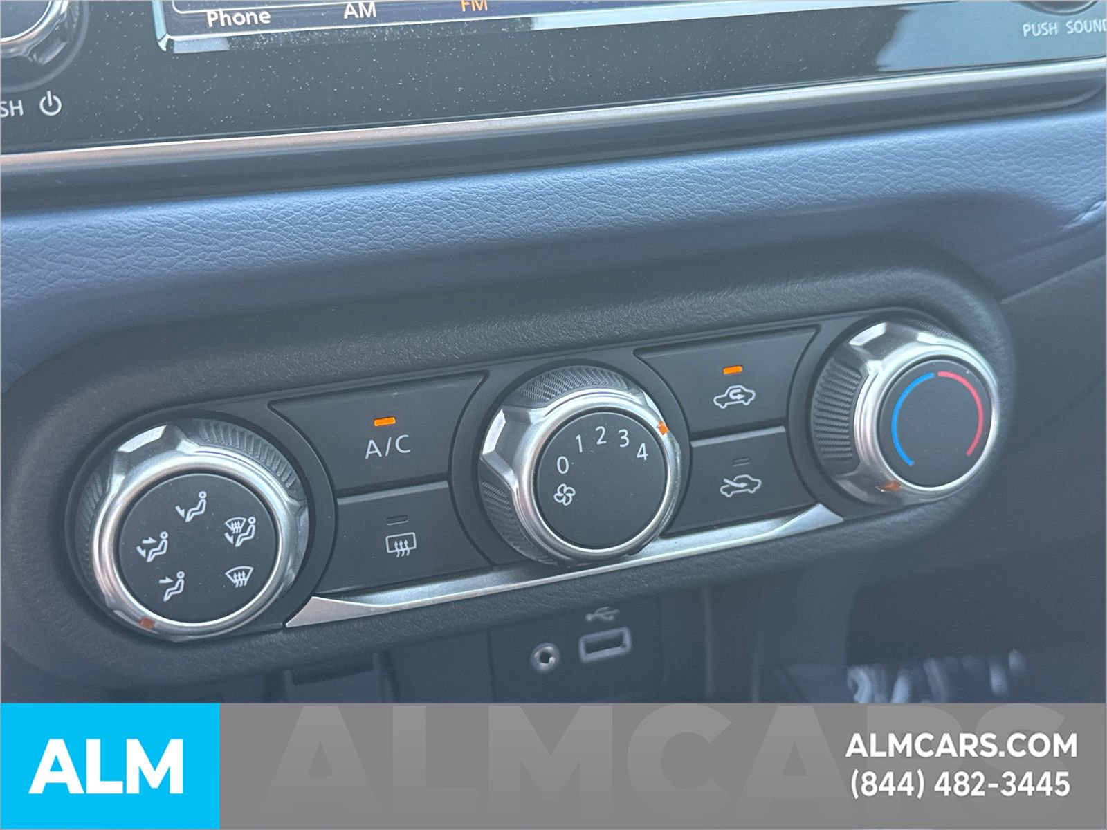 Used 2025 Nissan Versa SV w/ Trunk Package image 32