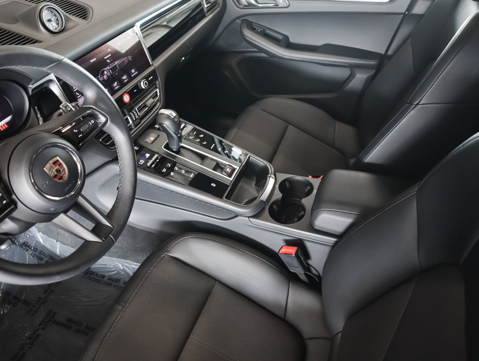 Used 2026 Porsche Macan AWD/4WD image 17