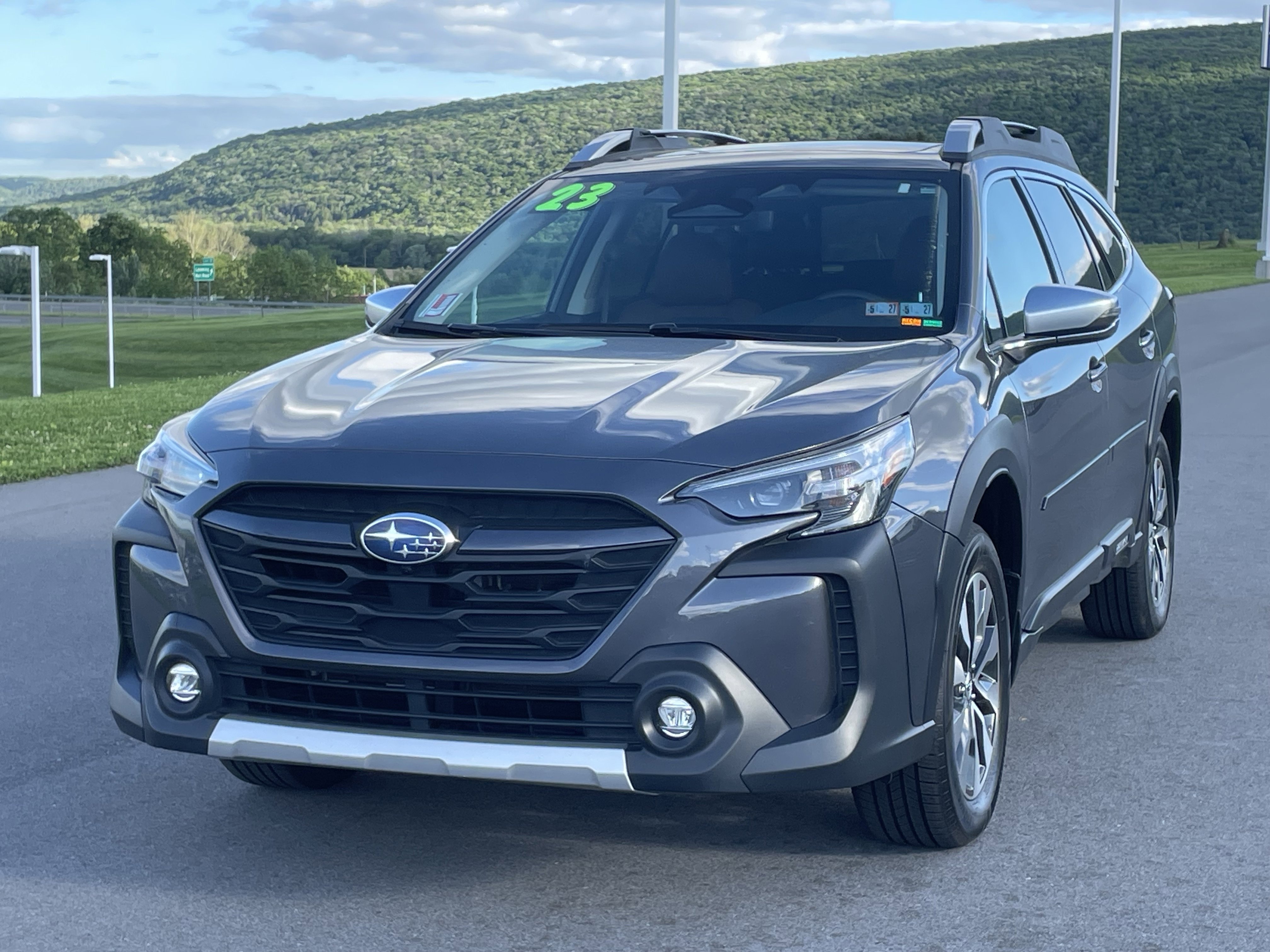 Certified 2023 Subaru Outback Touring w/ Popular Package #2 AWD/4WD image 8