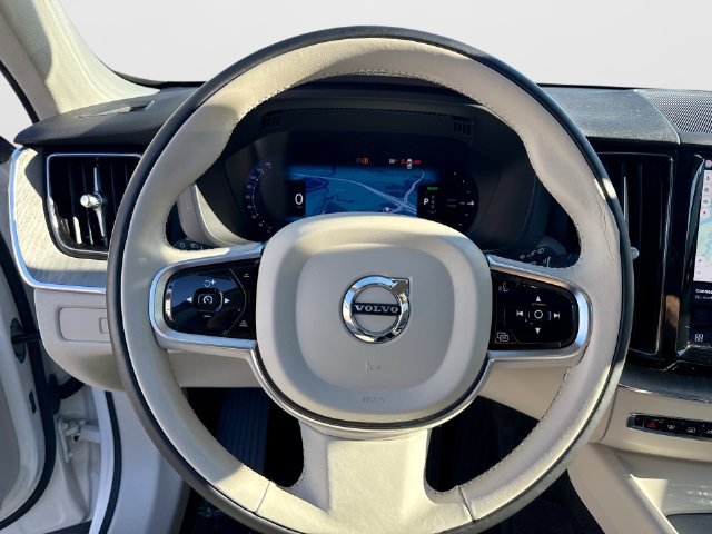 Certified 2024 Volvo XC60 T8 Plus AWD/4WD image 14