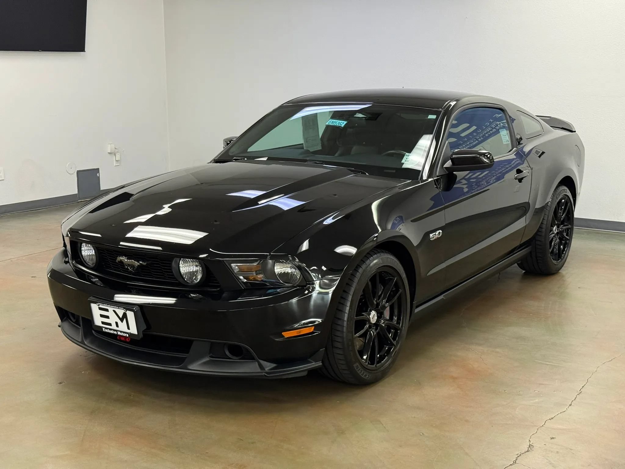 Used 2012 Ford Mustang GT Premium w/ Brembo Brake Pkg RWD image 4