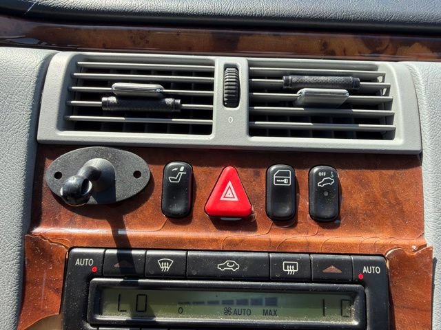 Used 1999 Mercedes-Benz E 320 4MATIC Sedan image 21