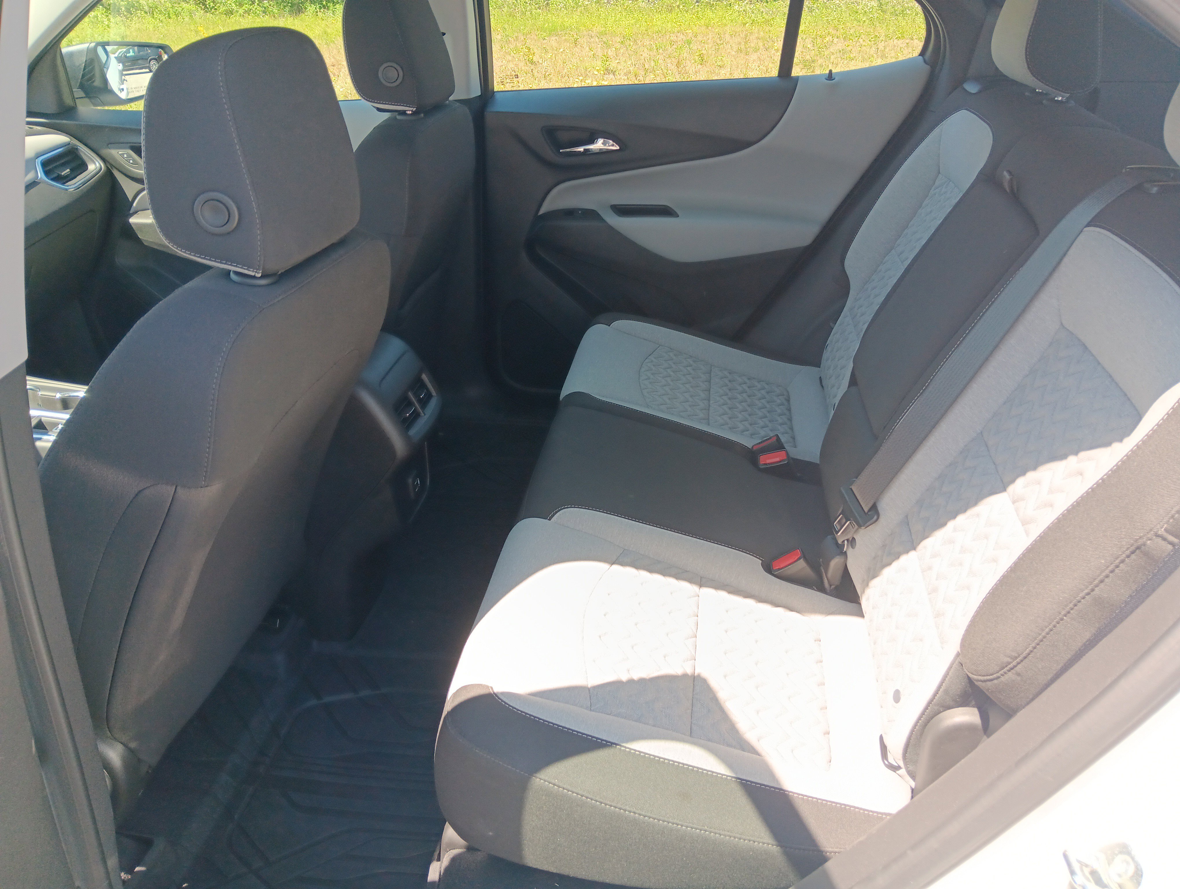 Used 2024 Chevrolet Equinox LS w/ LPO, Floor Liner Package FWD image 15