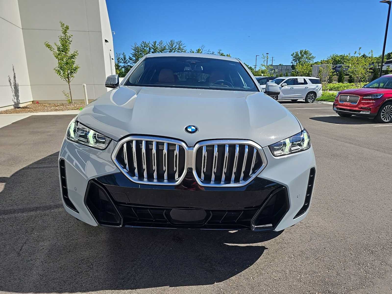 Certified 2024 BMW X6 xDrive40i w/ Premium Package AWD/4WD image 1