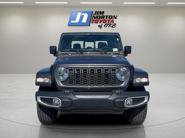 Used 2025 Jeep Gladiator Sport AWD/4WD image 2