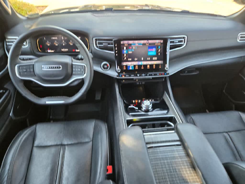 Used 2024 Jeep Wagoneer Series II AWD/4WD image 9