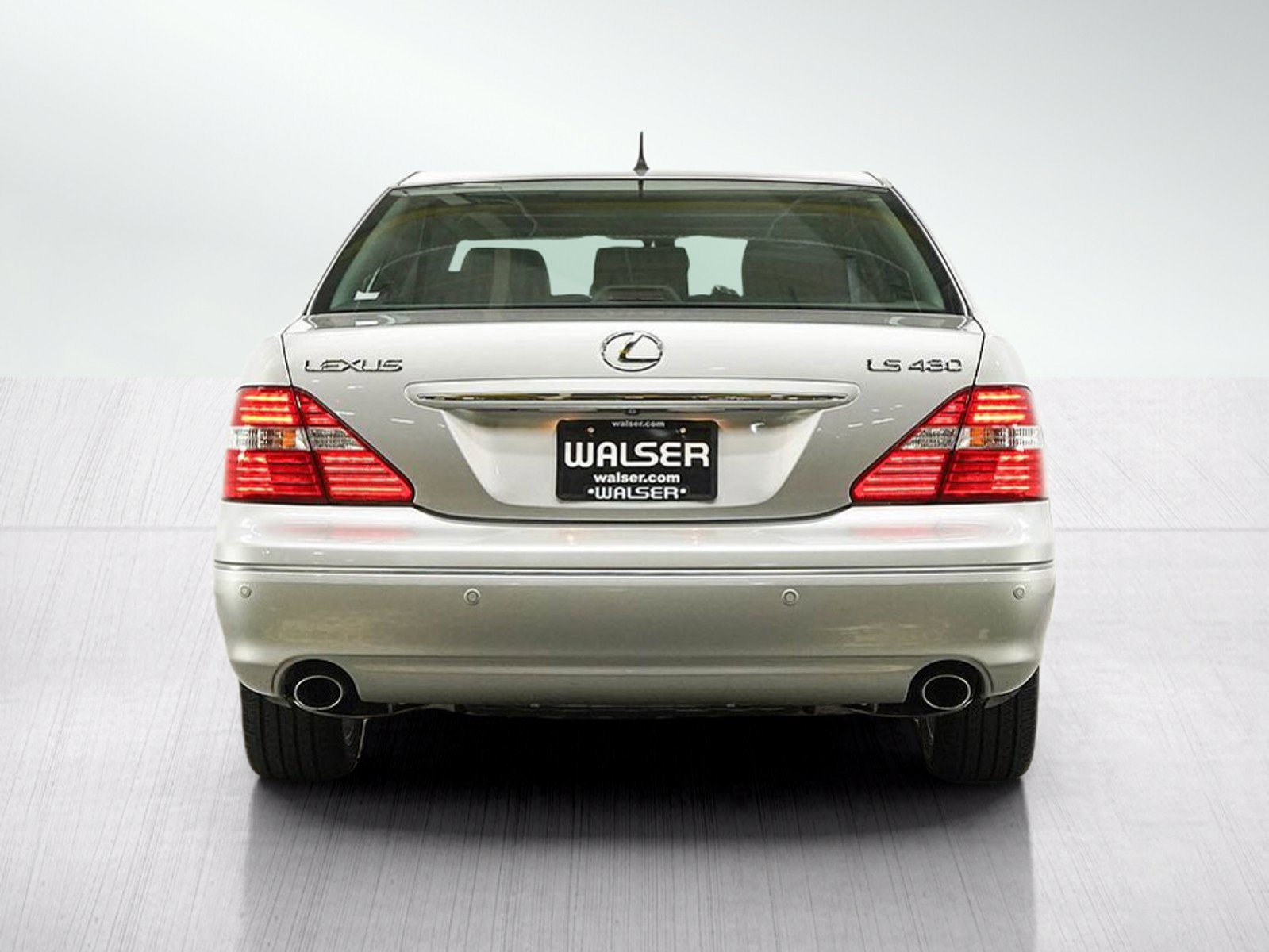 Used 2005 Lexus LS 430 RWD image 4