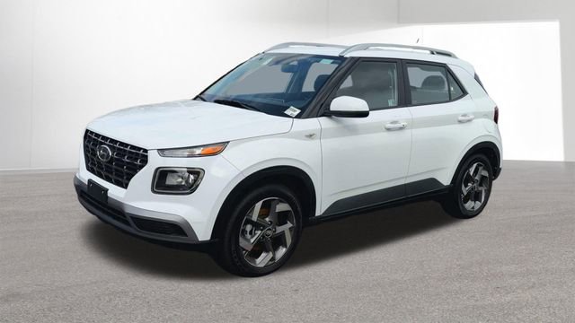Used 2025 Hyundai Venue SEL image 4