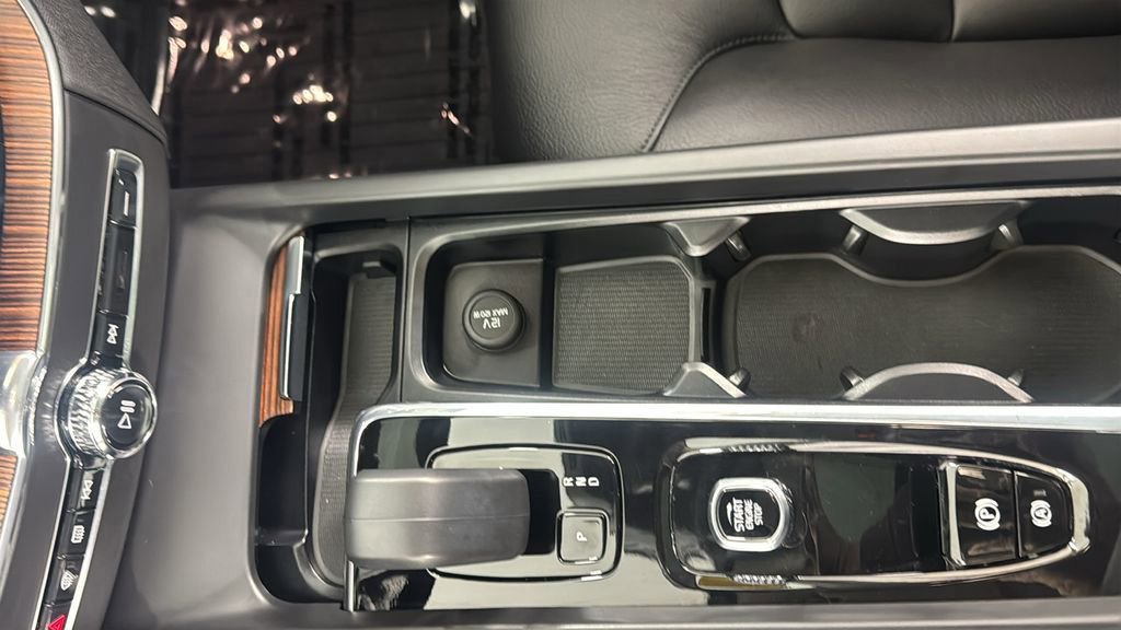 Used 2023 Volvo XC60 B5 Plus w/ Climate Package image 27