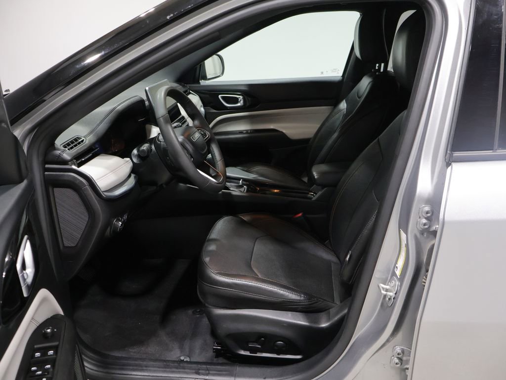 Used 2023 Jeep Compass Limited AWD/4WD image 10