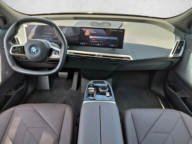 Used 2024 BMW iX xDrive50 w/ Premium Package AWD/4WD image 13