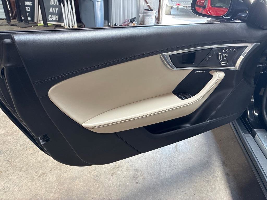 Used 2020 Jaguar F-TYPE Convertible image 19