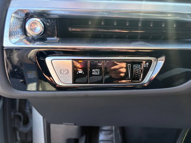 Certified 2024 Cadillac Lyriq Luxury AWD/4WD image 20