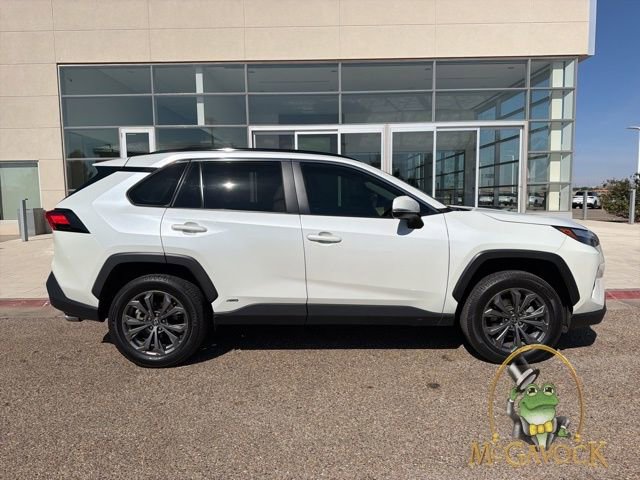 Used 2022 Toyota RAV4 XLE Premium AWD/4WD image 3