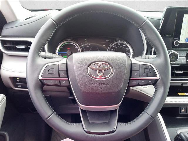 Used 2024 Toyota Highlander XLE FWD image 17