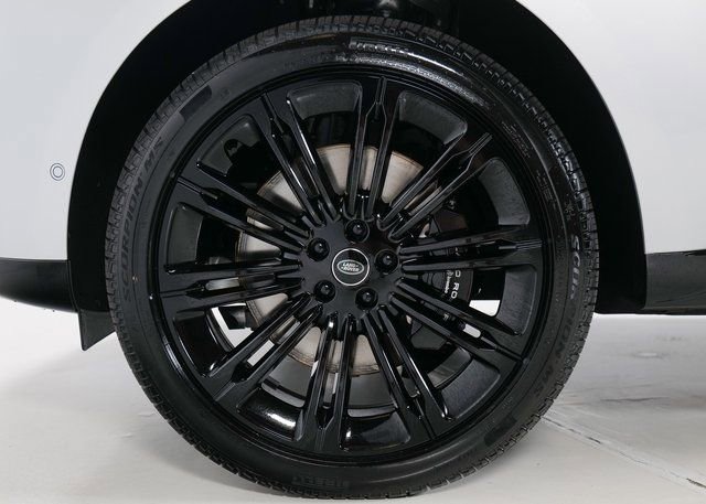 New 2025 Land Rover Range Rover SE image 9