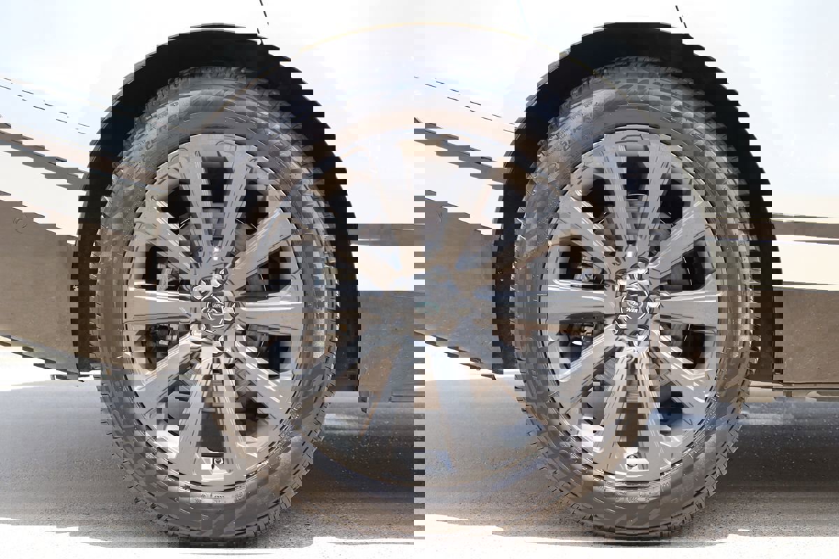 Used 2018 Land Rover Range Rover Velar R-Dynamic SE image 54