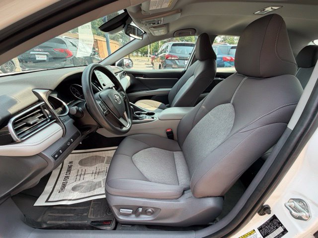 Used 2021 Toyota Camry LE FWD image 9