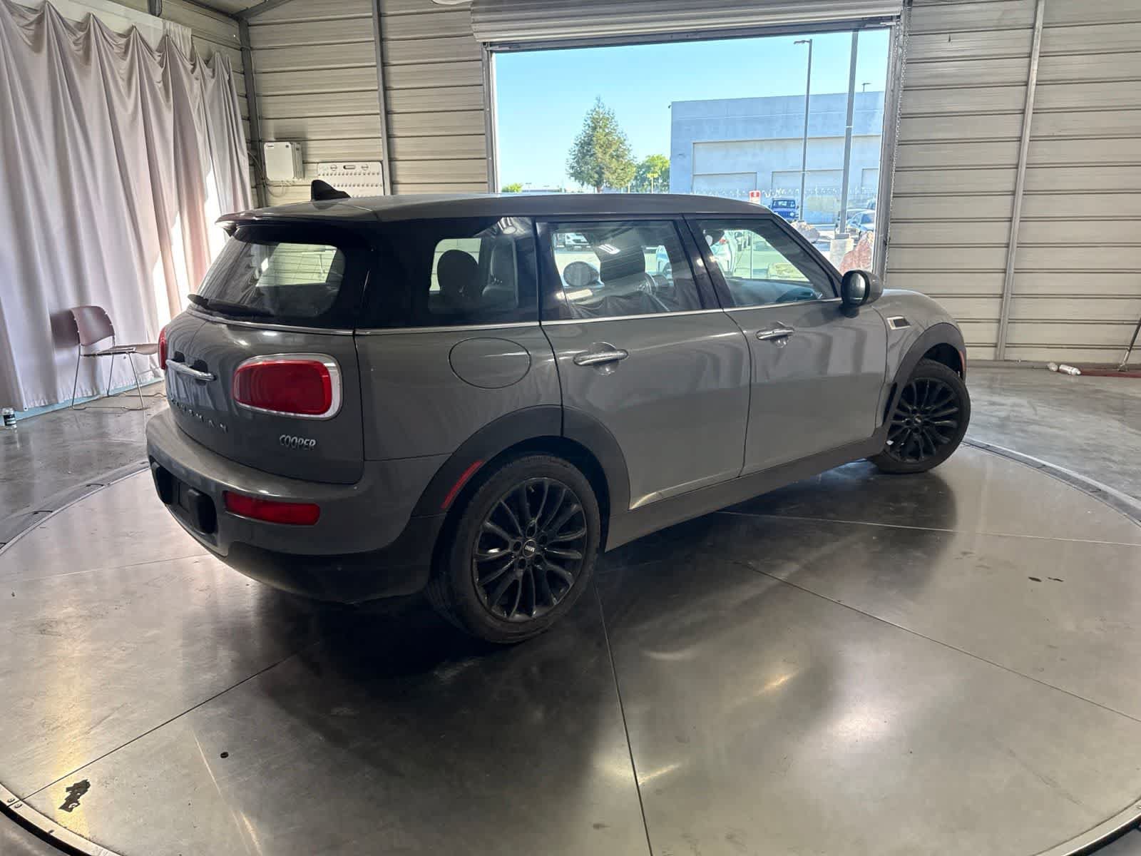 Used 2017 MINI Cooper Clubman FWD image 5