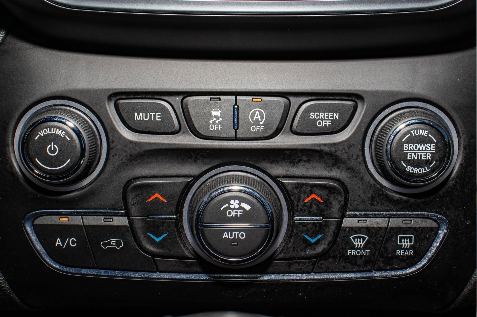 Used 2019 Jeep Cherokee High Altitude image 25