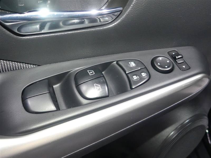 Used 2019 Nissan Kicks SV FWD image 20