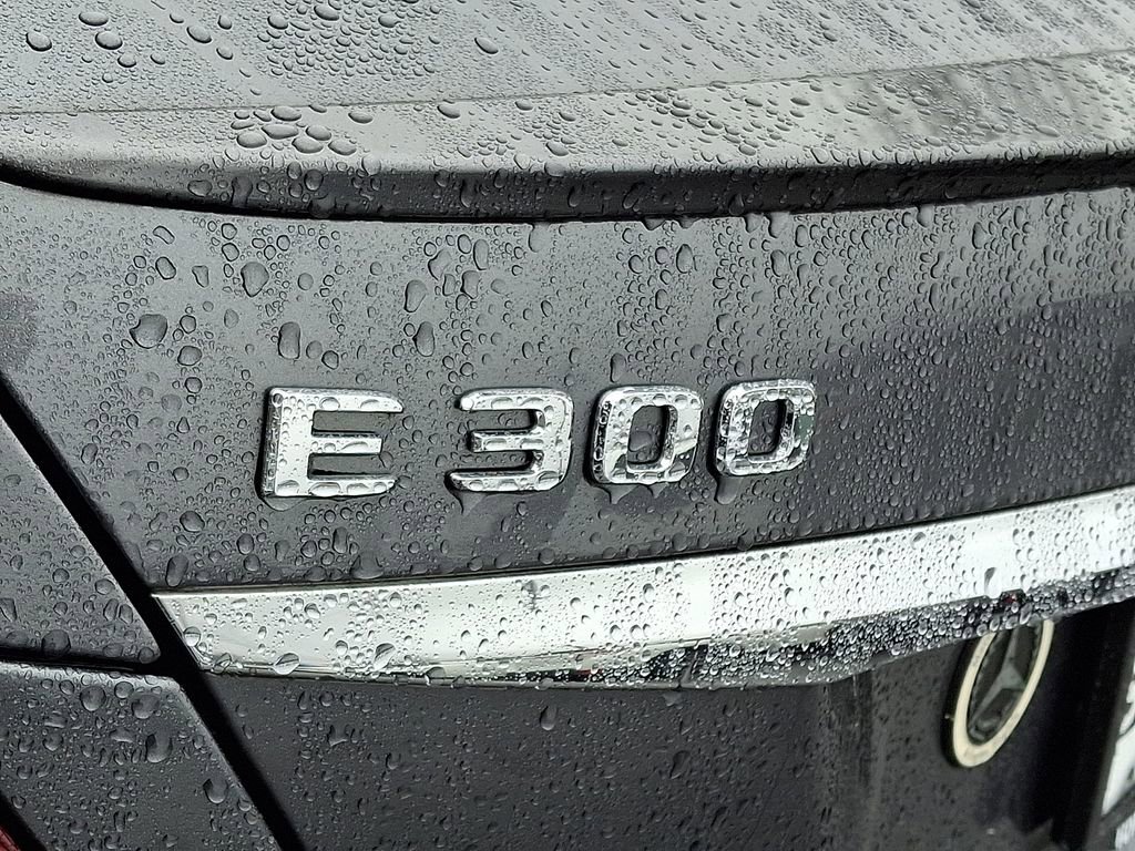 Used 2017 Mercedes-Benz E 300 4MATIC image 30