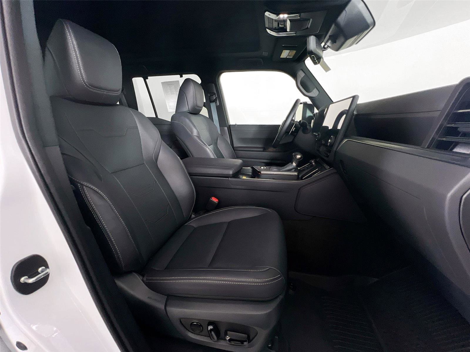 Used 2025 Lexus GX 550 w/ Accessory Package (2T) image 25