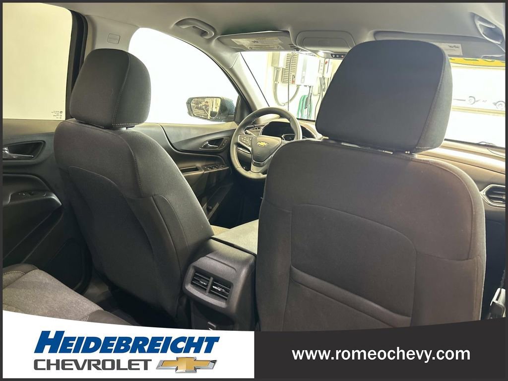 Used 2024 Chevrolet Equinox LT image 32