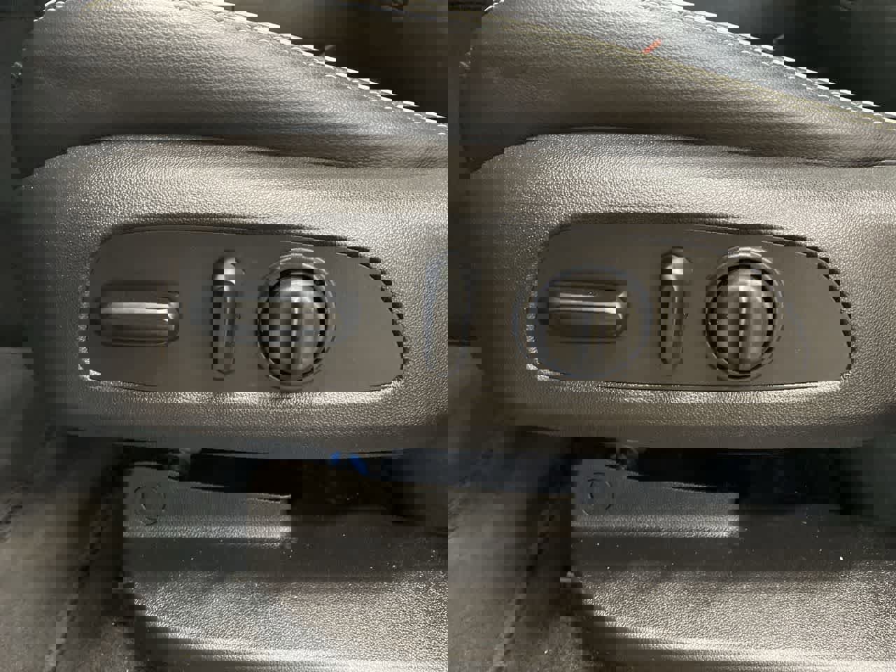 Used 2018 GMC Acadia Denali w/ Technology Package image 14