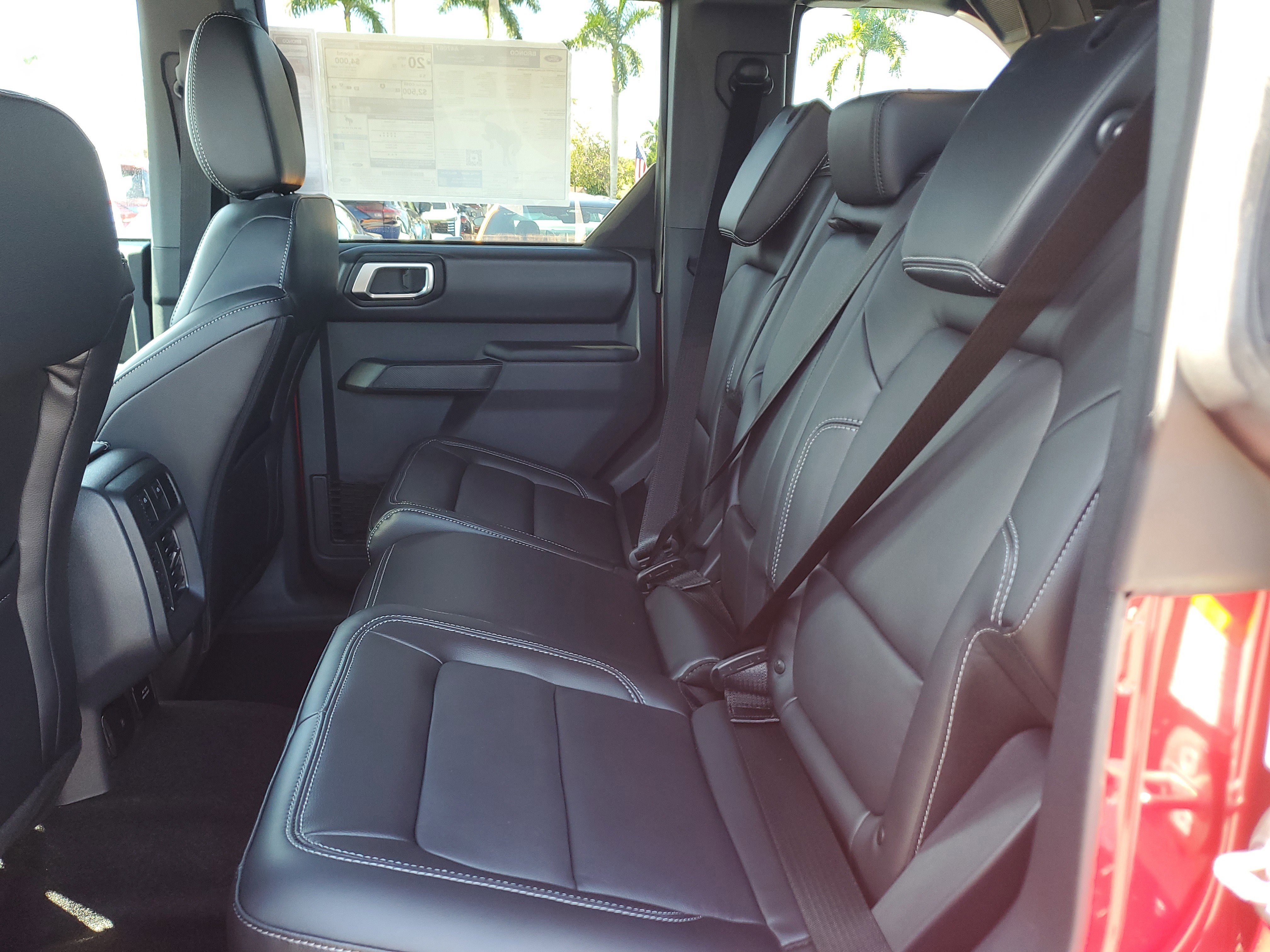 New 2026 Ford Bronco Outer Banks w/ Black Appearance Package image 11