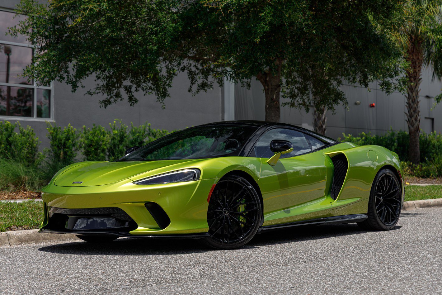 Used 2023 McLaren GT RWD image 32