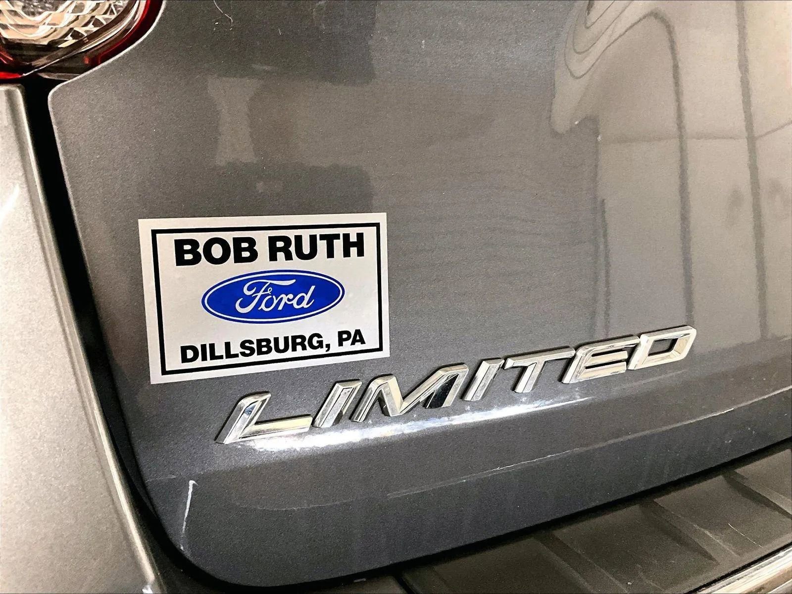 Used 2021 Ford Explorer Limited w/ Equipment Group 301A AWD/4WD image 13
