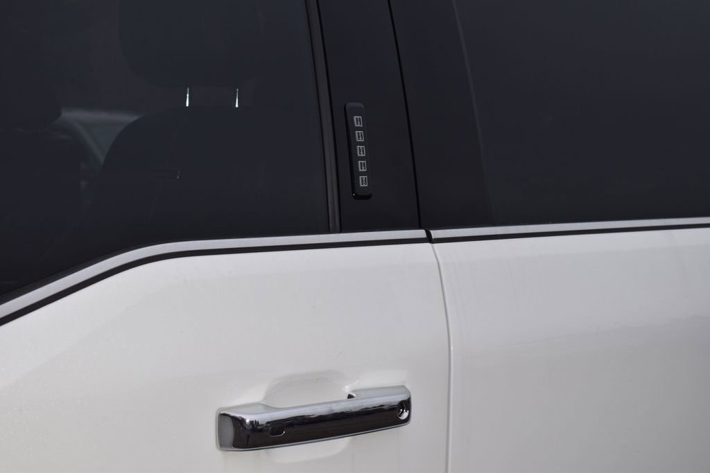 Used 2024 Ford F350 Platinum w/ FX4 Off-Road Package image 27
