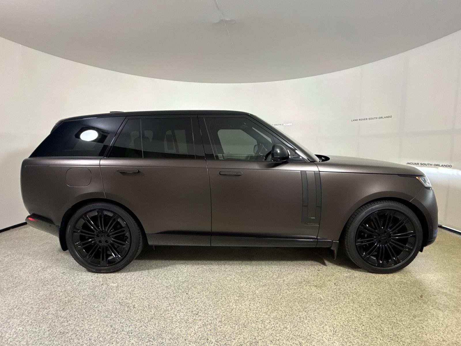 New 2026 Land Rover Range Rover Autobiography AWD/4WD image 6